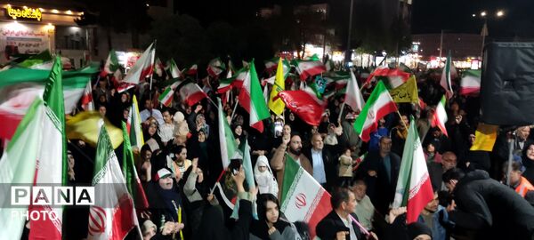 پنجاه و دو شب  در میدان پای کار ایران