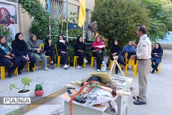 روز دوم دوره آموزشی مربیان پیشتازان بجنورد؛ آموزش مهارت‌های خلاقانه و تشکیلاتی_2