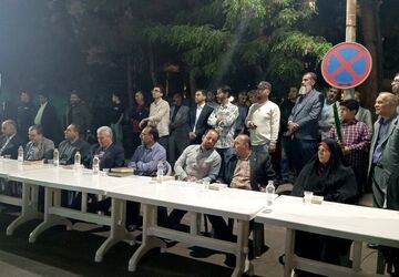 از میز خدمت تا گلایه از غیبت برخی مسئولان بخش رودهن در تجمعات شبانه