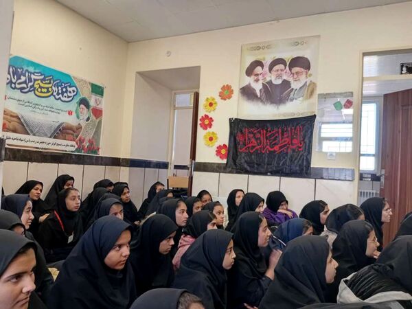 مراسم سوگواری شهادت بانوی دوعالم در دبیرستان مادرمهربان خلیل آباد