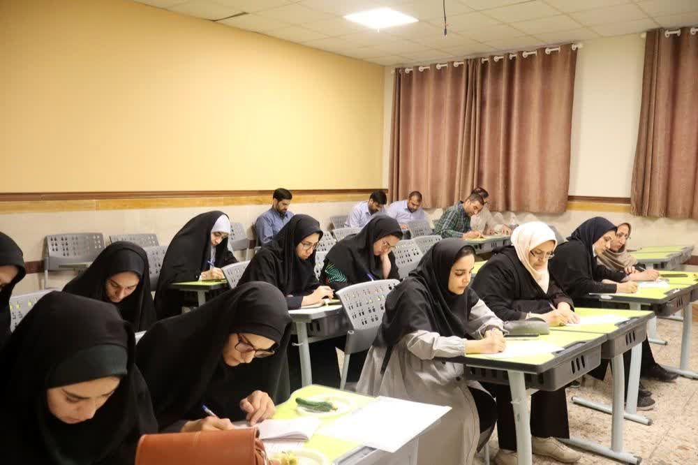 برگزاری دوره آموزشی تربیتی جهت توانمند سازی معلمان مدارس منطقه ۱۰