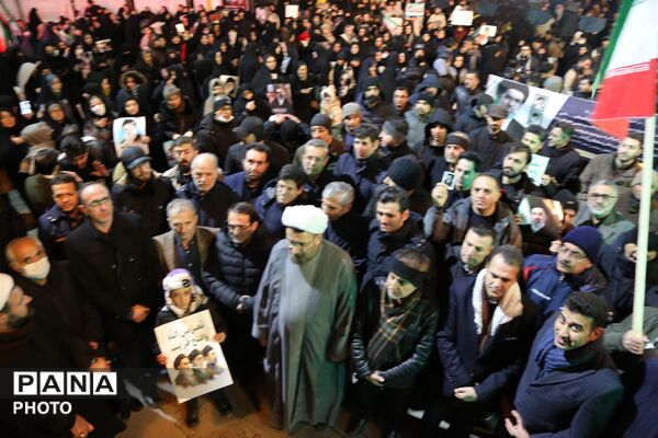 بیعت فرهنگیان اردبیلی با رهبر معظم انقلاب حضرت  آیت الله سید مجتبی خامنه‌ای