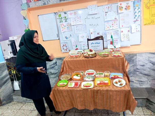 صبحانه سلامت با تم پرچم در دبستان نرجس 