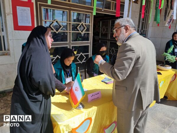 انتخابات همیاران مشاور در دبیرستان دخترانه خاندان فریدی