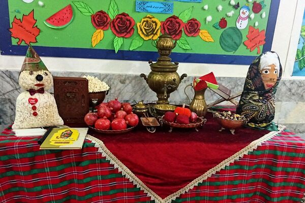 از سنت تا خلاقیت، برگزاری نمایشگاه صنایع دستی یلدا در دبیرستان توحید یک