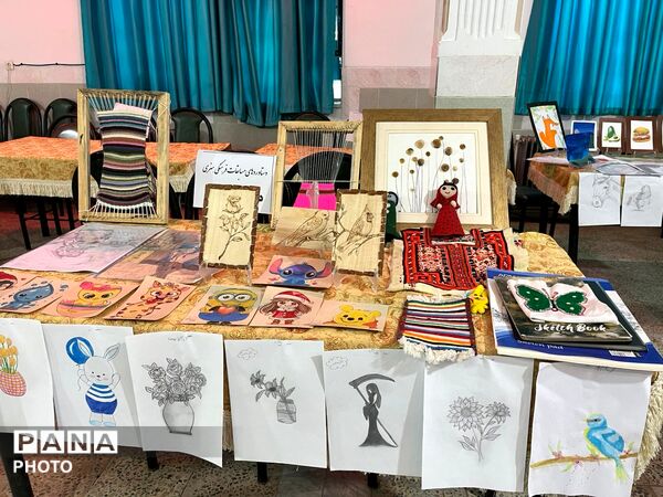 نمایشگاه آثار و دستاوردهای دانش‌آموزی خاتم