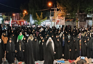 قرار شبانه کوهدشتی ها نماد ایستادگی وهمدلی است