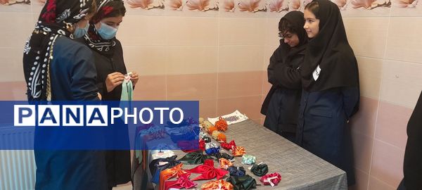 جشنواره نوجوان خوارزمی تلفیقی از علم و عمل در دبیرستان استعدادهای درخشان فرزانگان ملارد