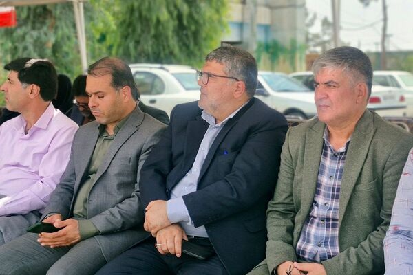 آیین افتتاح زمین چمن مصنوعی در قرچک
