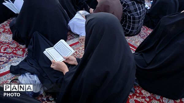 قرائت دعای عرفه در زیارتگاه شهید آیت الله مدرس