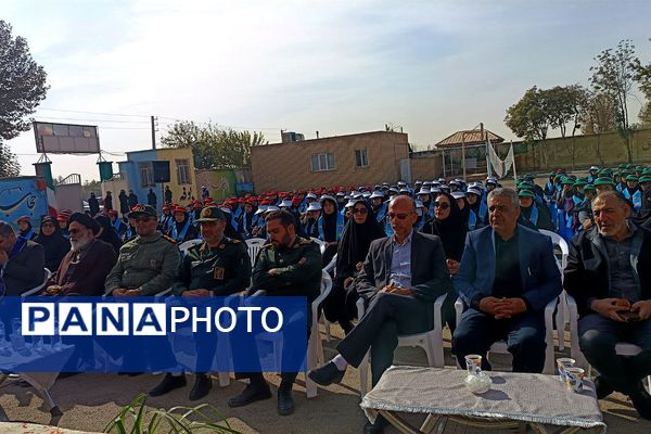 همایش «وطن‌یار»؛ تجدید عهد دانش‌آموزان ورامینی با شهدا و فرهنگ ایستادگی