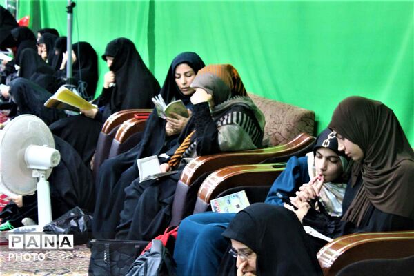 آیین روحبخش قرائت دعای عرفه در یادمان شهدای گمنام کوه خضر نبی(ع)