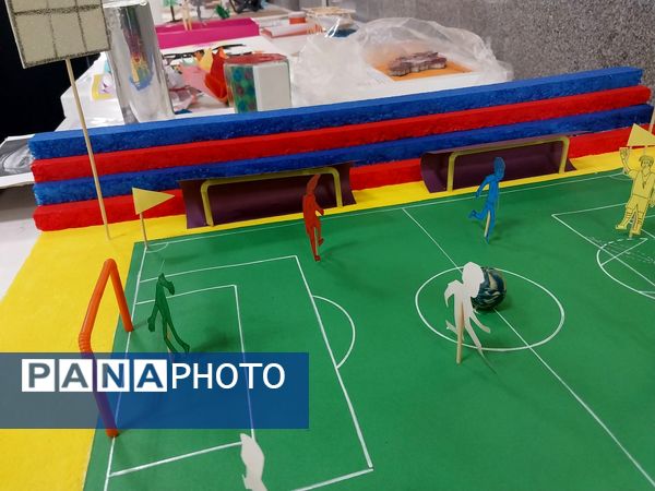 برپایی نمایشگاه ریاضی در دبیرستان آرمینه مصلی‌نژاد