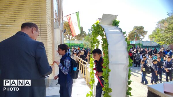 جشن روز اول مهر در مدرسه پسرانه شهدای فرهنگی شیروان