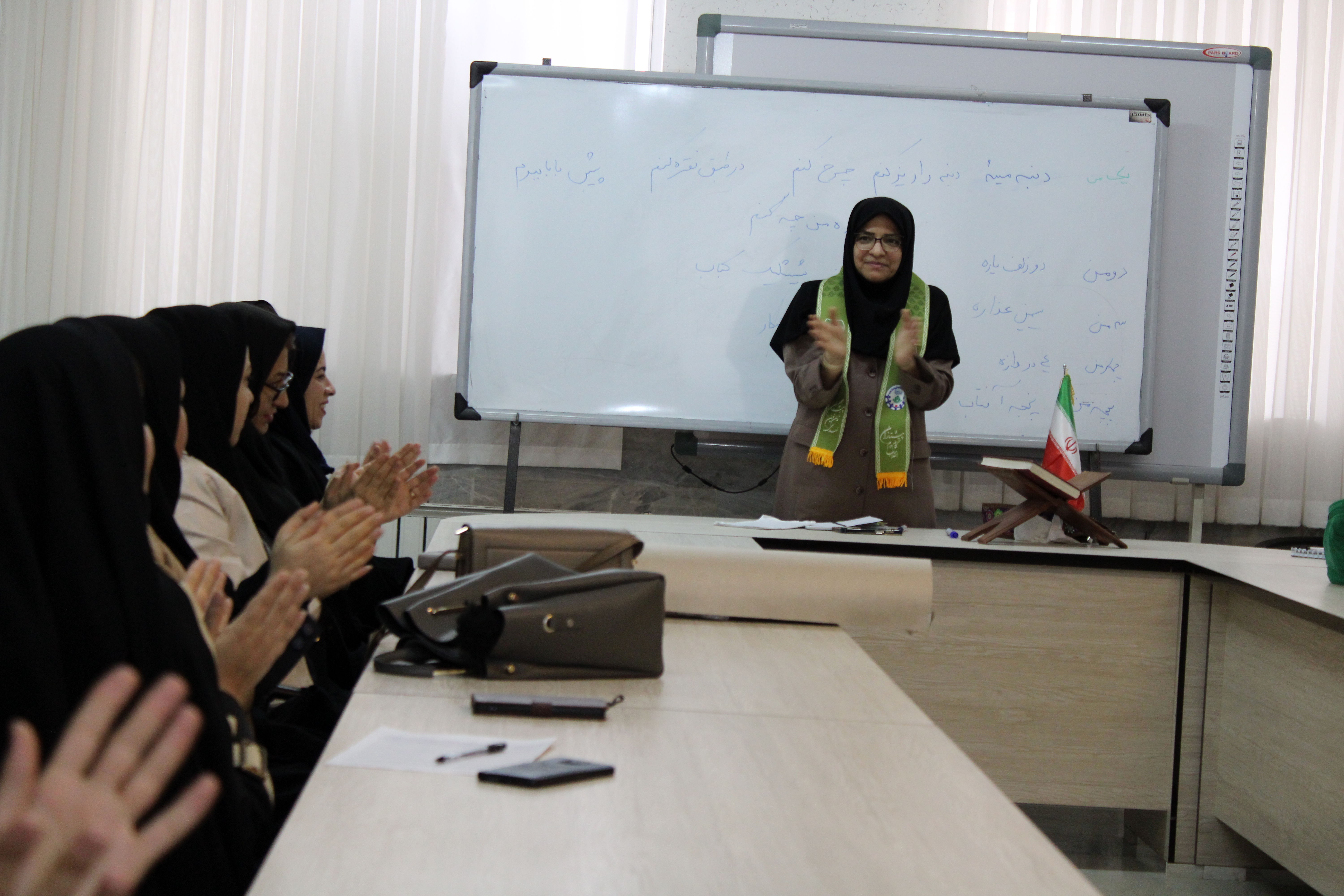 کارگاه‌های ضمن خدمت مربیان پیشتاز مانه و سملقان در دبیرستان رضوان