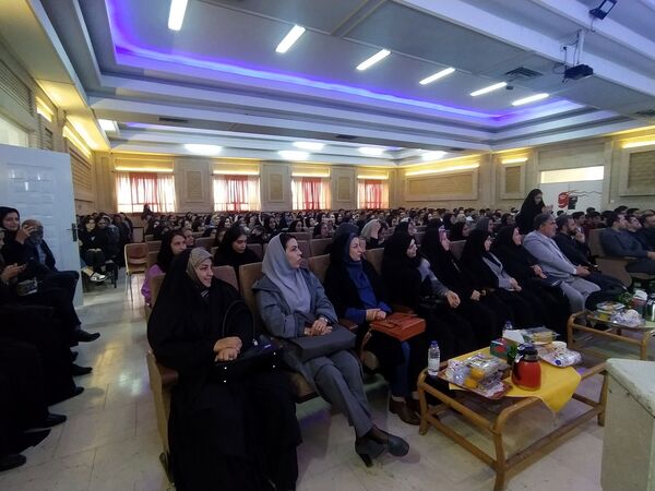 آئین تجلیل از ۱۶۵ دانش آموز برتر در کنکور سراسری در شهرستان اسلامشهر