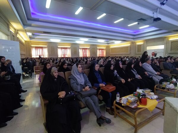 آئین تجلیل از ۱۶۵ دانش آموز برتر در کنکور سراسری در شهرستان اسلامشهر
