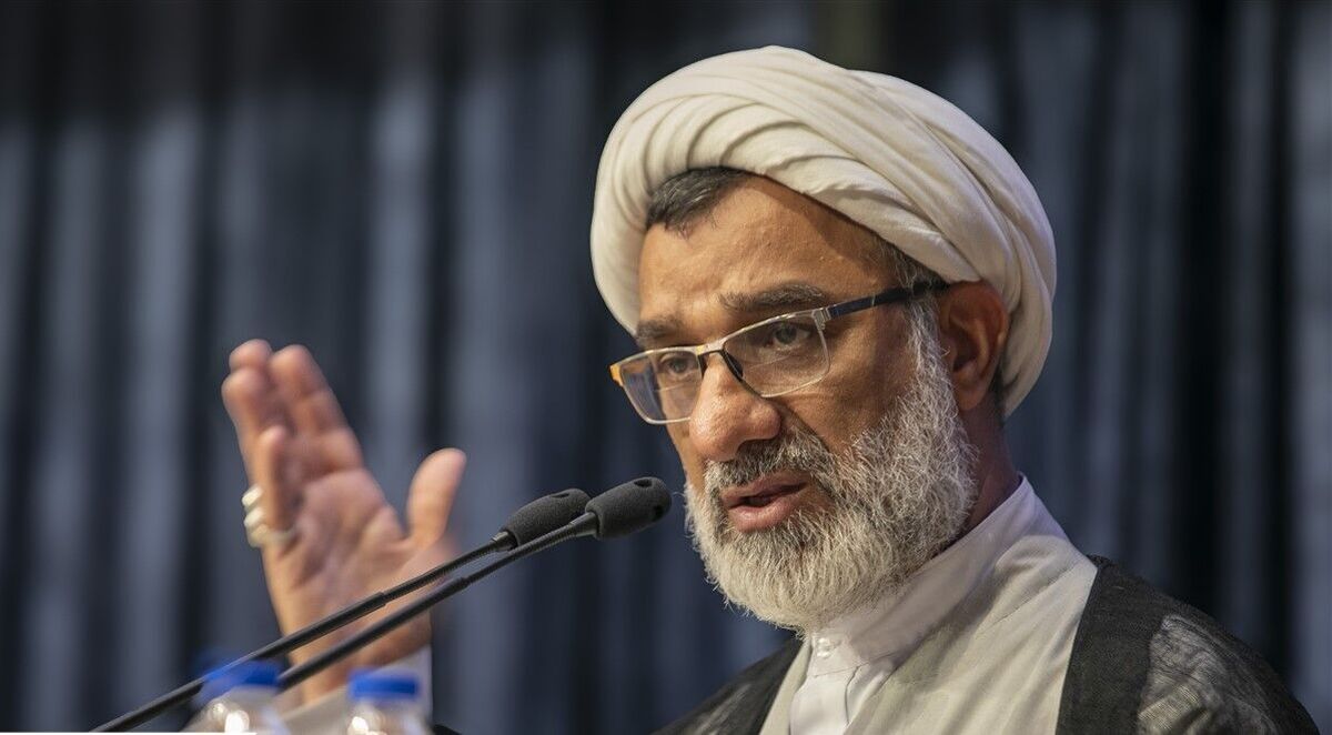 تأکید دبیر شورای عالی انقلاب فرهنگی بر حمایت جدی از طرح‌های دانش‌بنیان رویان