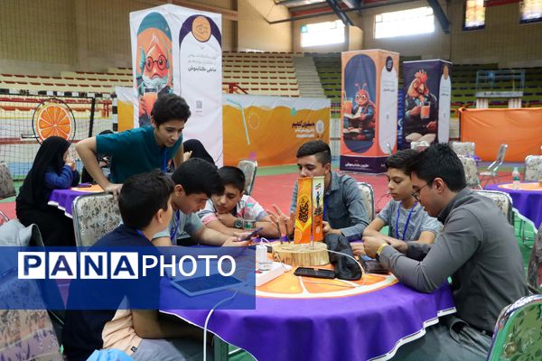 نخستین روز جشنواره کتابخوانی کتاب‌نوش