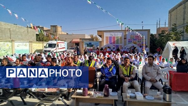 هفته پدافند غیرعامل با مانورهای مختلف این هفته در دبستان حضرت مریم(س) دوره دوم