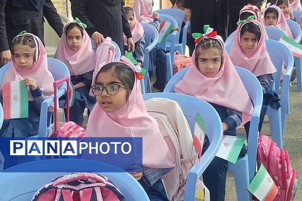 حضور مشاور وزیر آموزش و پرورش گرمابخش محفل شکوفه‌های شیراز