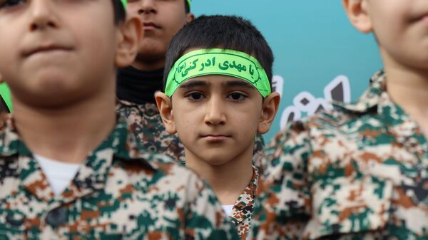 حضور پرشور مردم پاکدشت در راهپیمایی ۲۲ بهمن 