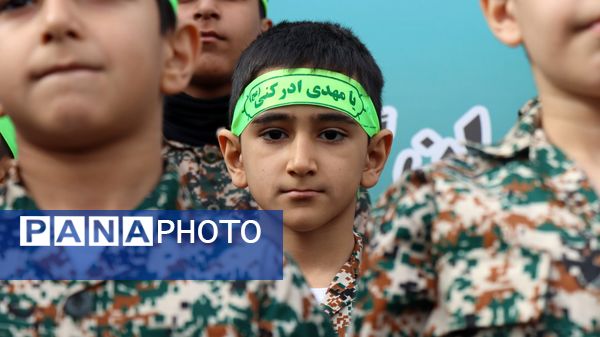 حضور پرشور مردم پاکدشت در راهپیمایی ۲۲ بهمن 