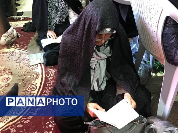 برپایی مراسم دعای عرفه در گلستان شهدای اصفهان