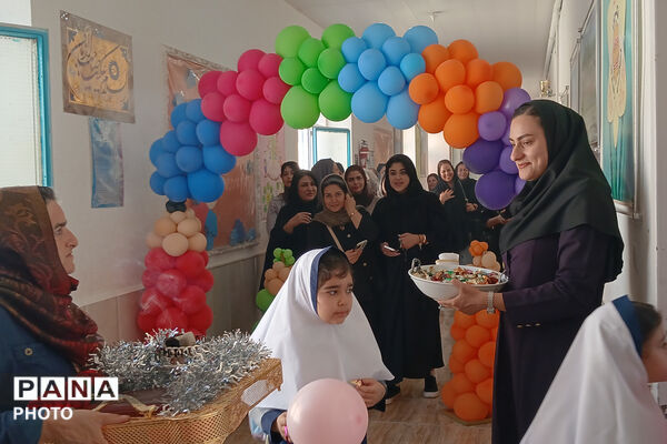 آغاز سال تحصیلی در دبستان نعمت‌الهی آباده