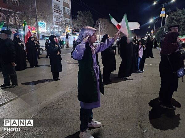 قاب پانا میزبان اجتماع پرشور مردمان ولایت مدار نیشابور در بلوار فضل