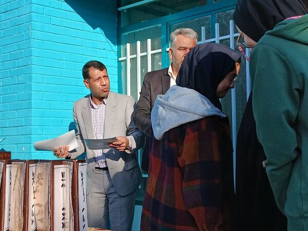  تجلیل از همیاران معلم در دبیرستان فاطمیه