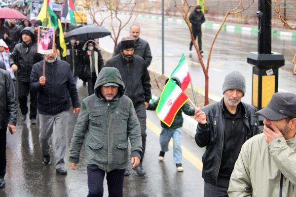 حضور حماسی مردم شهرستان پردیس در راهپیمایی روز قدس با وجود بارندگی