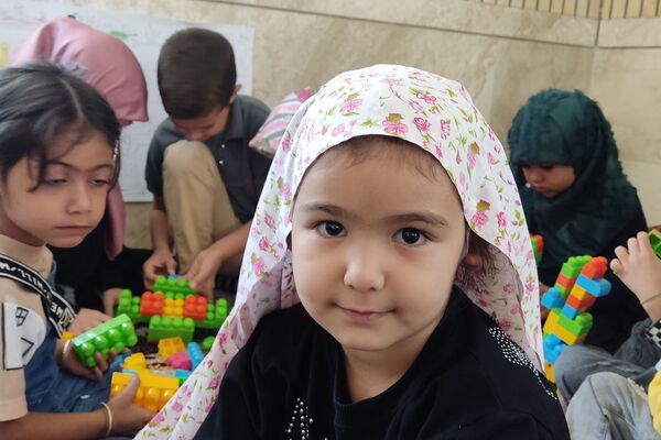 حضور پرشور دانش‌آموزان بیجار در نماز جمعه به‌مناسبت هفته دفاع مقدس