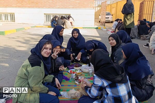 صبحانه سالم در دبیرستان شاهد ملارد 