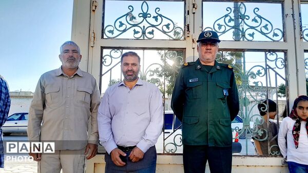 مراسم اهتزاز پرچم سرخ خونخواهی رهبر شهید بر گنبد مسجد الزهرا (س) شهربن