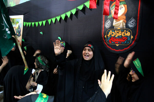 عزاداری کودکان هیات «زیر گنبد طلا» برای دختر سه ساله امام حسین(ع)