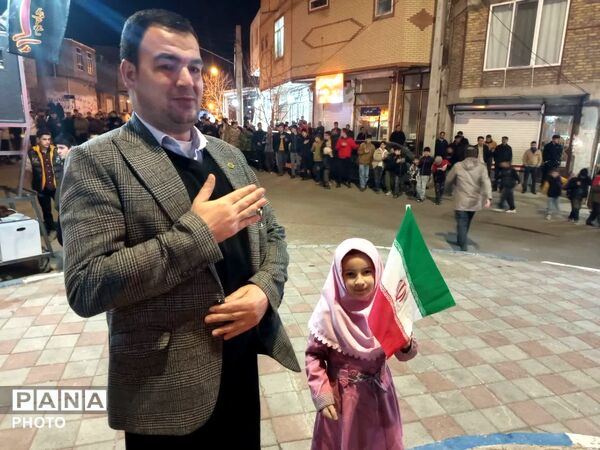 حضور پرشور فرهنگیان و دانش‌آموزان در تجمعات شبانه کلوانق