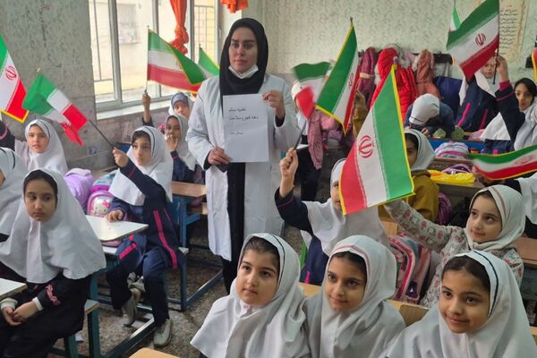 سبزِ سلامت، سپیدِ صداقت، سرخِ زندگی در دبستان هدی
