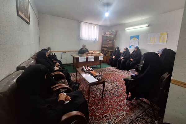 جلسه ستاد دهه فجر در حوزه حضرت زینب(س)بسیج سپاه احمد ابن موسی (ع) در شیراز 
