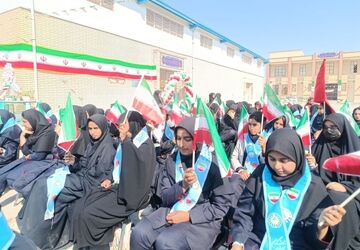 همایش «یاوران انقلاب» در مجتمع عشایری دخترانه کهنوج