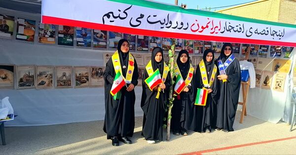 وقتی مدرسه صحنه انقلاب شد؛ زنگی که با سرود و افتخار نواخته شد