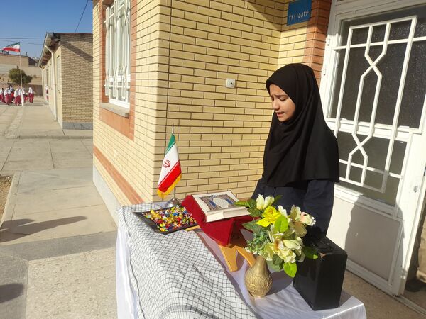 مدارس شهرستان صالح آباد عزادار سید مقاومت