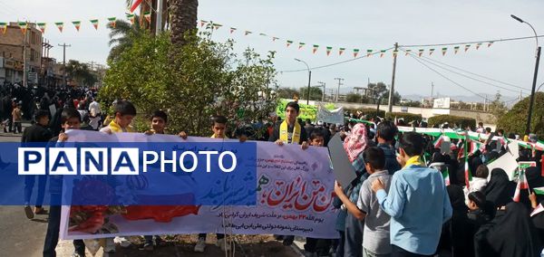 حضور دانش‌آموزان مدرسه نمونه دولتی علی ابن ابی طالب جیرفت در راهپیمایی یوم الله ۲۲ بهمن