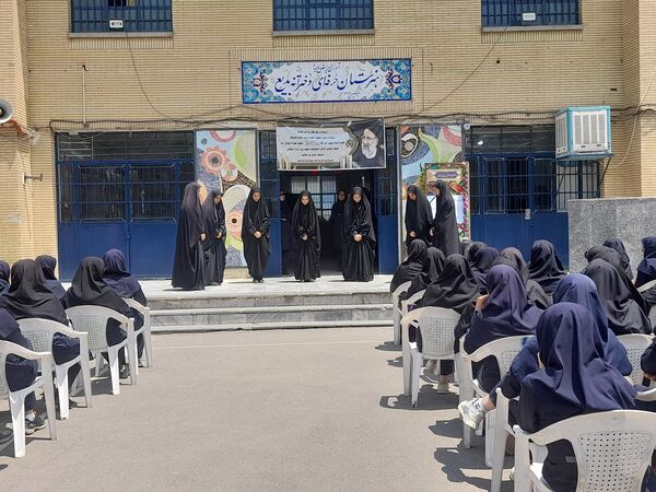 مراسم شهادت سیدالشهدای خدمت در هنرستان فنی‌وحرفه‌ای بدیع مشهد 