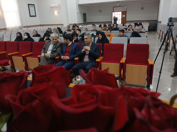 آیین تکریم و تجلیل از پژوهشگران برتر ناحیه۶