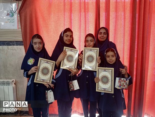 تجلیل از تئاتر دانش‌آموزی  و خبرنگاران پانا در کانون شهید مطهری شهرستان ساوجبلاغ 