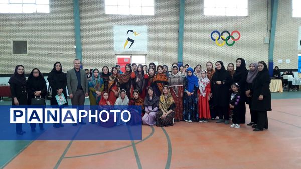 برپایی بازارچه مدرسه‌ای در مجتمع عشایری امید انقلاب