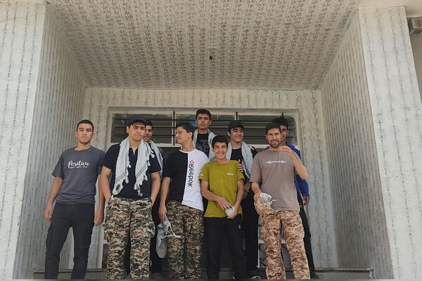 کار جهادی تیم شهید عباس محسنی کردستان برای شاداب‌سازی مدارس محروم لردگان
