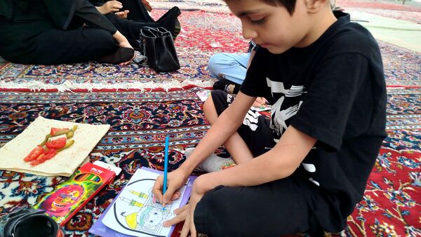 دانش‌آموزان ملایری، پیشگام در امر خدمت‌رسانی به زائران اباعبدالله الحسین (ع)