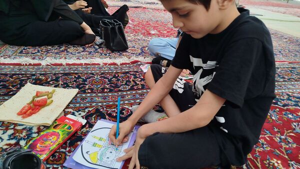 دانش‌آموزان ملایری، پیشگام در امر خدمت‌رسانی به زائران اباعبدالله الحسین (ع)